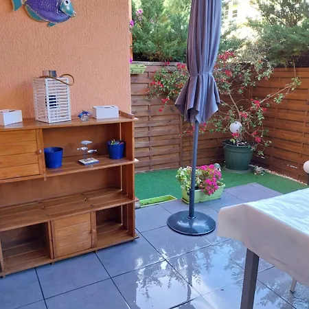 Apartment T1 Lavandou La Faviere En Rez De Jardin Bord De