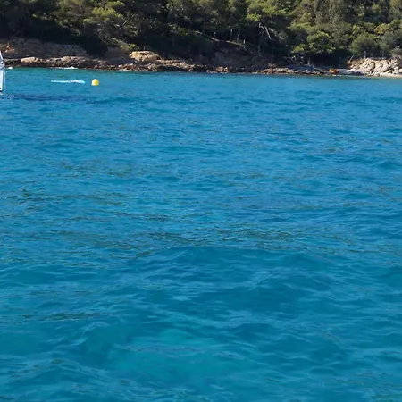 T1 Lavandou La Faviere En Rez De Jardin Bord De Апартаменты